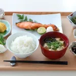 （ヽ´ん`）「ほい、これが俺の朝食ね」