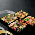 おせち(美味しいです、見た目が綺麗です、種類豊富です、一品一品に意味があります)←この伝統料理