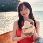 【芸能】「北海道にこんなアナが」〝ビーチ満喫〟ショット！UHB柴田祐里菜アナに「すごいな」「まるごと写してくれて」の声
