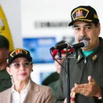 【悲報】ベネズエラの大統領夫妻、政権幹部に避難を勧められ飛行機に乗ったらアメリカ直行