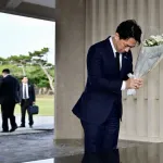 【画像】小泉進次郎の頭皮、分け目が拡がる