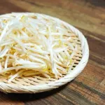 朝もやし一袋、昼もやし二袋、夜もやし三袋