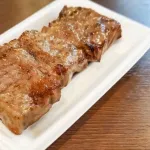 人間はSAで牛串(1800円)を買える人間と買えない人間に分けられる