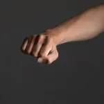 【いじめ問題】なんで学校って法の支配が行き届かないんだろうな