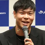 ファン『佐藤輝明はふてぶてしい見た目と喋り方で損しとる』←これどう思う？