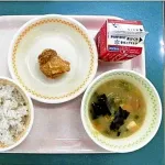 【悲報】小中学生の間で万引きと食い逃げが流行。「給食が足りないからいつもお腹すいてるんです」