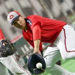 球界OB「カープの正捕手は石原。坂倉のスローイングはかわいそう」