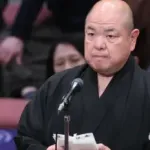 【悲報】八角理事長、天覧相撲で史上初の横綱大関総崩れにブチギレ・・・・・
