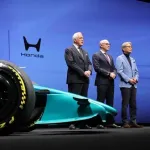 ホンダ、新規定F1エンジンをお披露目　三部敏宏社長、アストンマーチンとの新パートナーシップで「ナンバーワンを目指す」