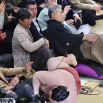 小笠原道大さん、相撲観戦する