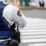 【悲報】警察「あっこの車数センチ停止線からはみ出してコンマ数秒早く出ててる、一時停止違反な」これｗｗｗｗｗｗｗｗｗｗｗｗｗｗｗｗ