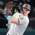 【悲報】阪神・佐藤輝明、自費キャンプ。今オフポスティング求める佐藤と認めない阪神で話し合い平行線