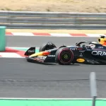 F1のタイヤに溝がないのはなんでなんや？