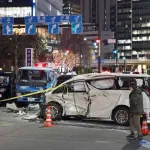 内閣府の公用車が赤信号を無視して車6台が絡む事故を起こす