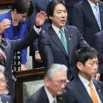 国会「解散！」国会議員「はんざーい！ばんざーい！！」