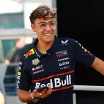 角田を蹴落としてF1デビューするドライバー、免許を持っていない模様