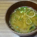 永谷園の「あさげ」という味噌汁を初めて食したんやが、これ美味いなw