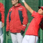 カープドラ1平川、柵越えは120m弾の豪快スイング。新井監督「実践でも対応力がありそう」