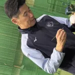 西武広池取締役にサインの行列「カープ時代のサインでいいですか?」