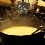【悲報】バカ「豚汁(とんじる)ください」店員「豚丼、ってなんて読みます？」