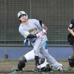 阪神　現役ドラフト移籍の浜田太貴が左翼へ豪快弾！左翼へ今季対外試合チーム１号　シート打撃に続く猛アピール
