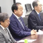 【悲報】中道・安住淳さん「どうすりゃいいんだ…」役員会で終始うつむき加減で無言