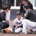 阪神に激震　石井大智が負傷で緊急降板　足を痛めたか　担架でグラウンド外へ搬送される　ＷＢＣにも黄信号
