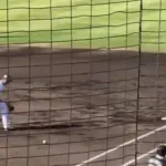 秋広のファースト守備練習、面白いほど下手っぴｗｗｗｗｗｗ