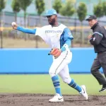 【日本ハム】新外国人のカストロが初実戦　新庄監督「外のボールにてこずると思うんでここから」