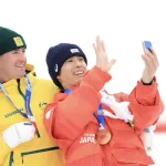 モーグル男子　銀メダリストが怒りのスキーぶん投げ　中継映り込みネット騒然「ちょっといただけない」「気持ちも分かる」