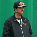 【悲報】阪神・藤川監督、石井大智の左アキレス腱損傷を伝えながら号泣