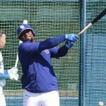 中日・井上監督、大砲サノーに頭を悩ませる「パワーは凄い。守備が…。今年からDH制ならいいのに」