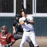 阪神－楽天の練習試合　ファウルボールがカメラマン頭部直撃　救急搬送のアクシデント…　プレー止まり場内騒然