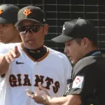 【悲報】巨人OB「浦田が特大ファウル後にバントの構えしたのは素晴らしい。阿部監督も絶賛してた。」