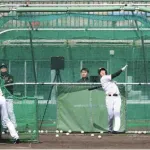 阪神・立石が初の屋外フリーで快音連発　広角に打ち分ける技術も披露　平田２軍監督も熱視線