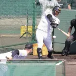 【阪神】「対左腕」の強さは健在　前川右京がライブBPで新外国人ルーカスから２本の安打性打球