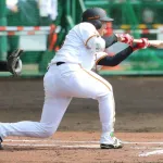 【悲報】巨人、1アウト1塁想定のバント練習をする