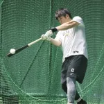 【巨人】日没後も振る、振る、振る！石塚裕惺が午後７時まで居残り練習　ＢＧＭは坂本勇人らの応援歌