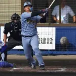 阪神・大山悠輔は3打数3安打発進　“がら空き”一塁線狙い撃ち!?技ありの安打も