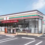 【悲報】コンビニで昼飯食うと普通に1000円超えてしまうｗｗｗｗｗｗｗｗｗｗｗｗｗｗｗｗ