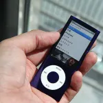 【画像】昔ipodって、音楽プレーヤーあったの憶えてる奴おる？ｗｗｗｗｗ