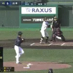 【ソフトバンク対侍ジャパン】ソフトバンク、6回裏1アウト満塁から山本恵大のセカンドゴロの間に三塁ランナーが生還し1点先制