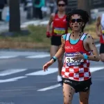 【画像】大阪マラソン選手、クロアチア国旗みたいな服で走るｗｗｗｗｗｗｗｗ