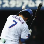 ロッテ石川柊太、１球で危険球退場…