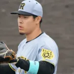 佐藤輝明、バッティングもだが守備がめちゃくちゃ上手くなってるな
