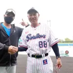 ヤクルト池山監督「打線はオスナとサンタナに頼るしかない」