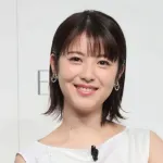 【悲報】浜辺美波、ついに顔が変わってしまう・・・・・・・・・・・・・・・・・
