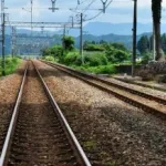 【急募】一人旅したいんやが車と電車どっちがいいと思う・・・・・・？