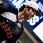 侍J大谷翔平＆鈴木誠也ら打撃練習で柵越え連発！ファン殺到で異例の注意喚起