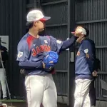 カープ佐藤柳之介にダルビッシュ有が投球指導！『ジャイロ回転のスライダー』を伝授